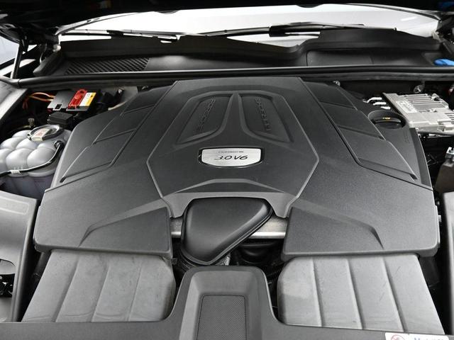 Photo of 2021 Moonlight Blue Metallic Porsche Cayenne