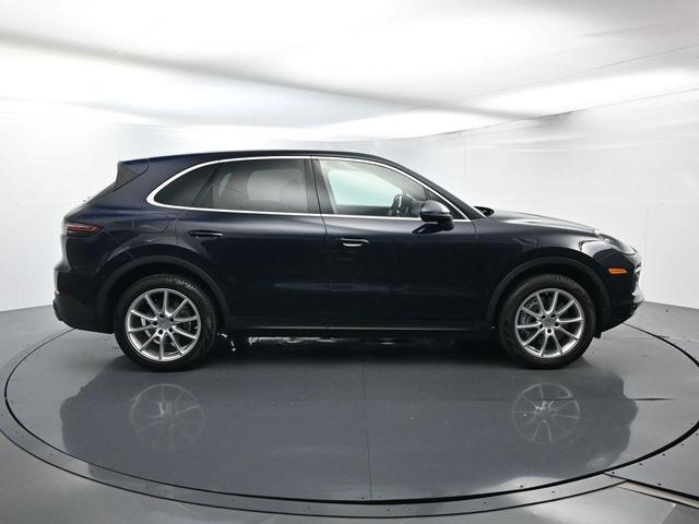 Photo of 2021 Moonlight Blue Metallic Porsche Cayenne