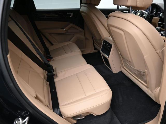 Photo of 2021 Moonlight Blue Metallic Porsche Cayenne