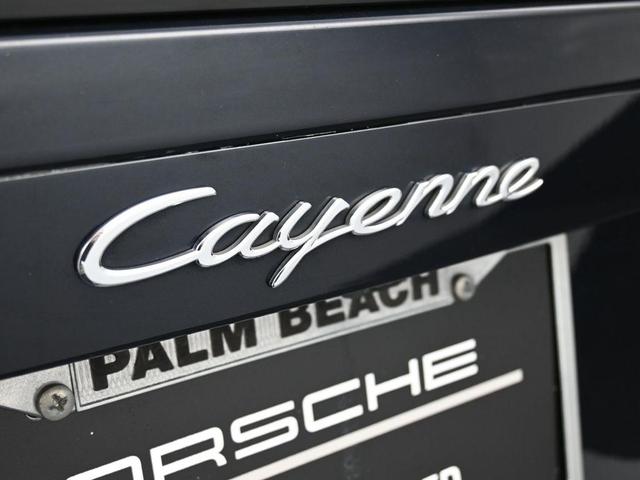 Photo of 2021 Moonlight Blue Metallic Porsche Cayenne