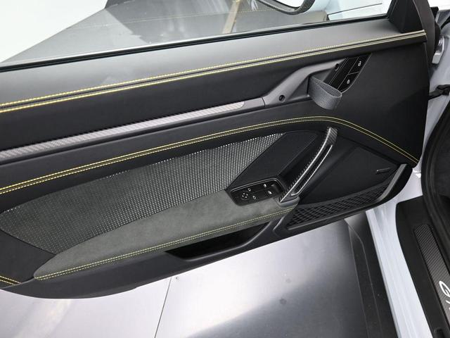Photo of 2025 Ice Grey Metallic Porsche 911