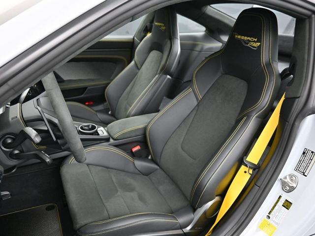 Photo of 2025 Ice Grey Metallic Porsche 911