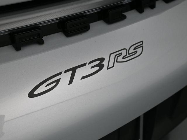 Photo of 2025 Ice Grey Metallic Porsche 911