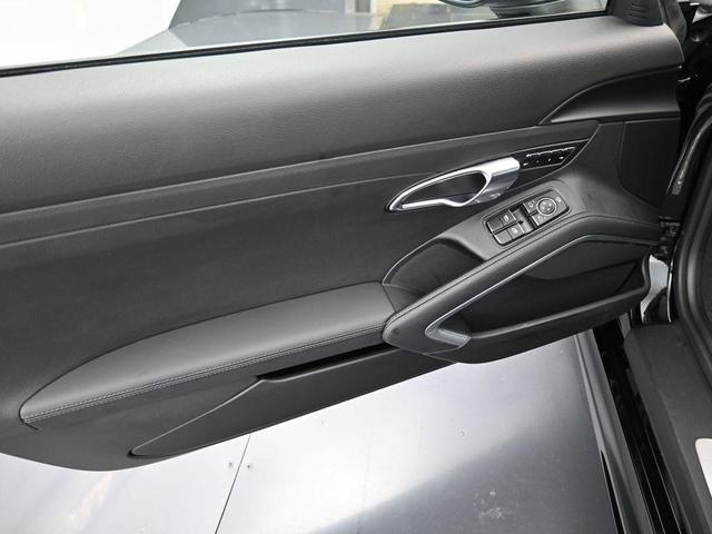 Photo of 2024 Black Porsche 718 Cayman