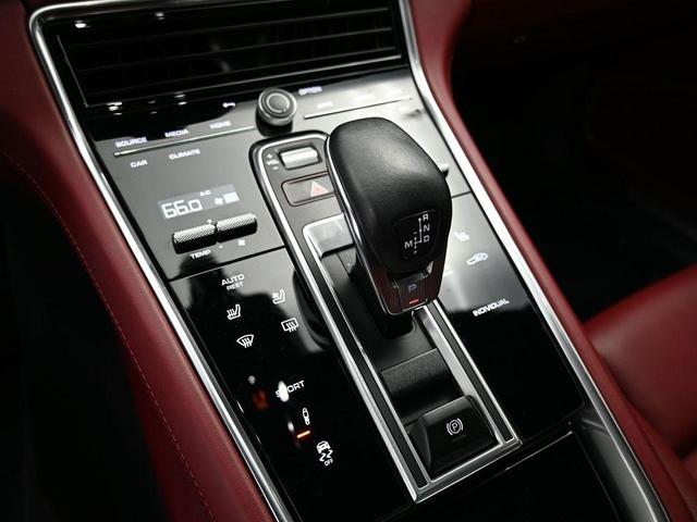 Photo of 2022 Black Porsche Panamera
