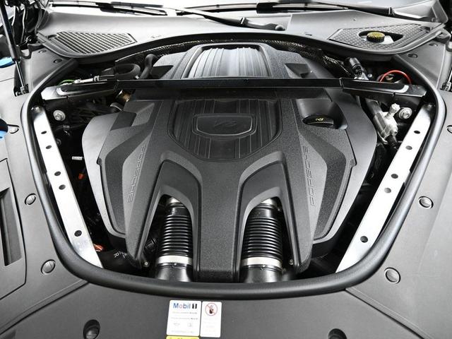 Photo of 2022 Black Porsche Panamera