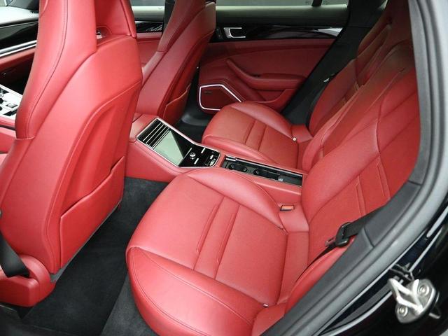 Photo of 2022 Black Porsche Panamera
