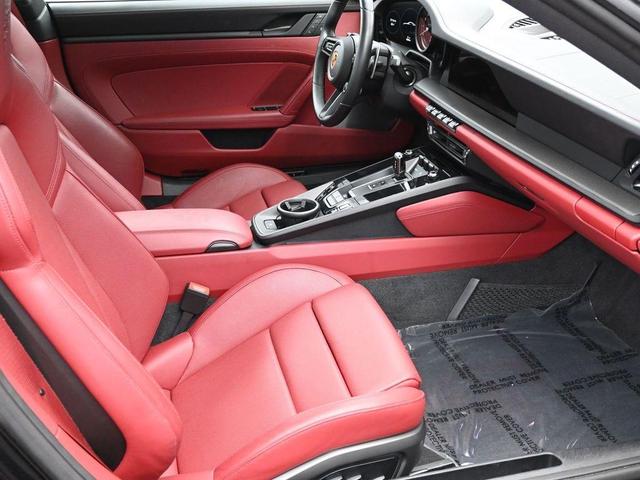 Photo of 2024 Jet Black Metallic Porsche 911