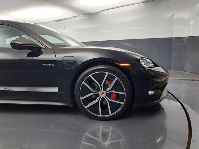 Photo of 2025 Jet Black Metallic Porsche Taycan