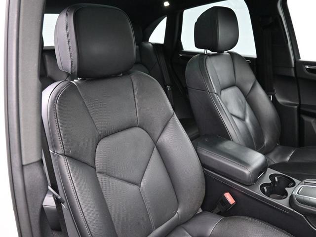 Photo of 2020 White Porsche Macan