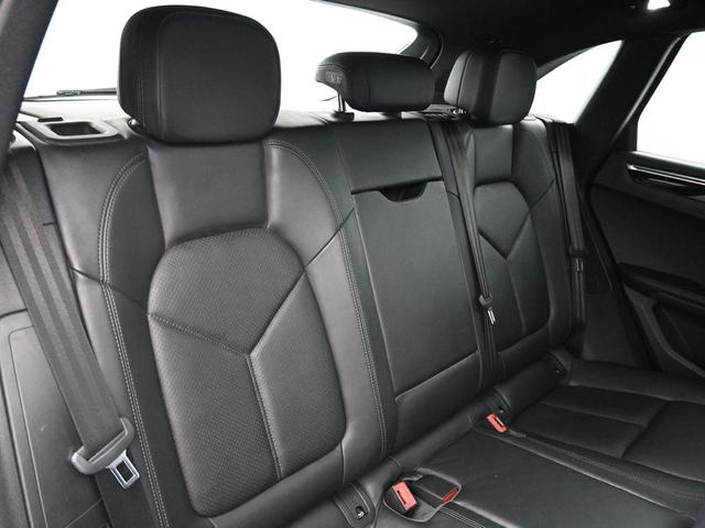 Photo of 2020 White Porsche Macan
