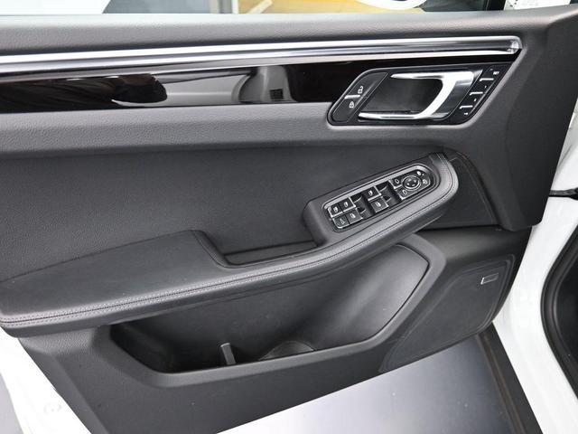 Photo of 2020 White Porsche Macan