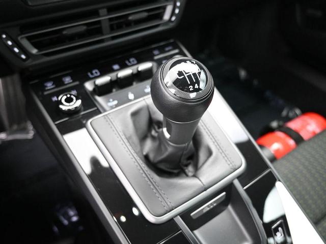 Photo of 2024 White Porsche 911