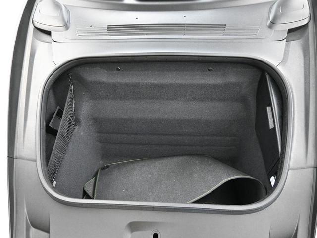 Photo of 2024 White Porsche 911
