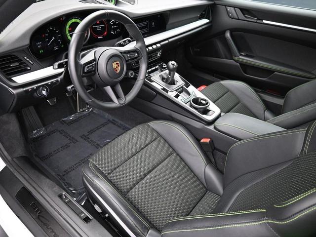 Photo of 2024 White Porsche 911