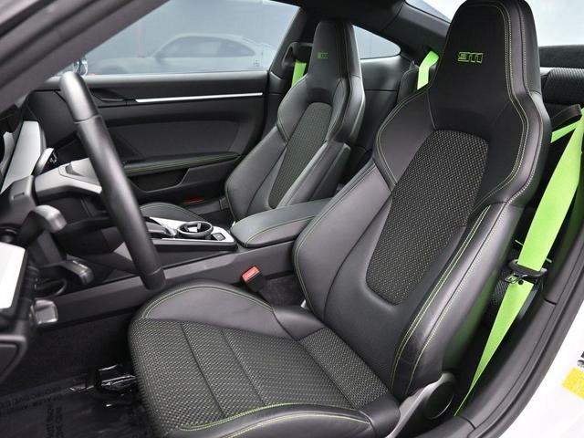 Photo of 2024 White Porsche 911