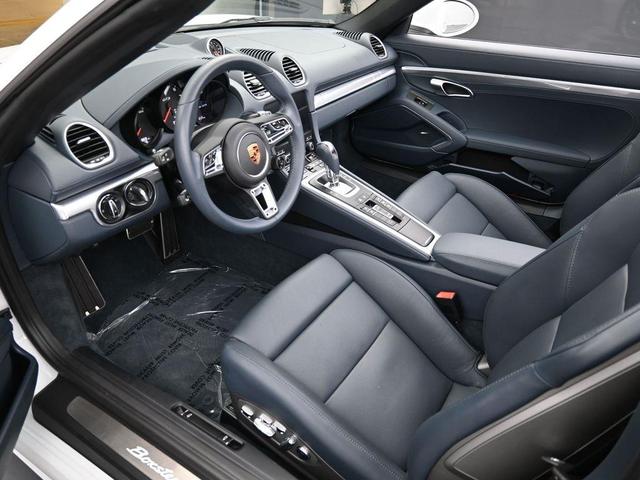 Photo of 2025 White Porsche 718 Boxster