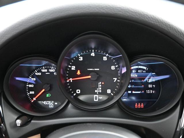 Photo of 2020 Black Porsche Macan