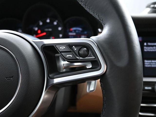 Photo of 2020 Black Porsche Macan