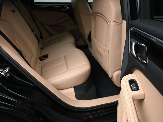 Photo of 2020 Black Porsche Macan