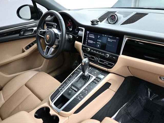 Photo of 2020 Black Porsche Macan