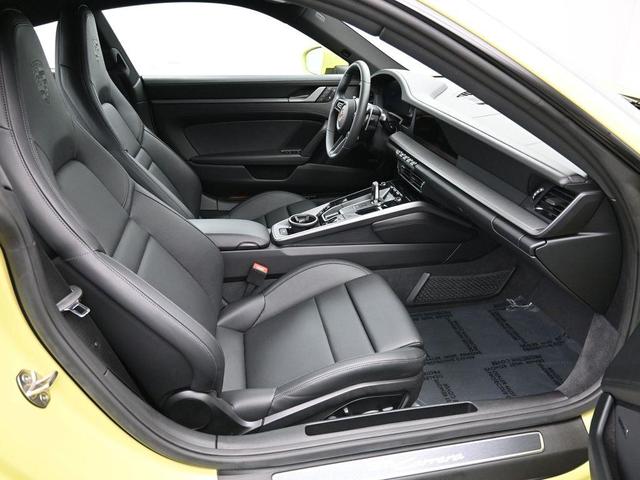 Photo of 2025 Yellow Metallic Porsche 911