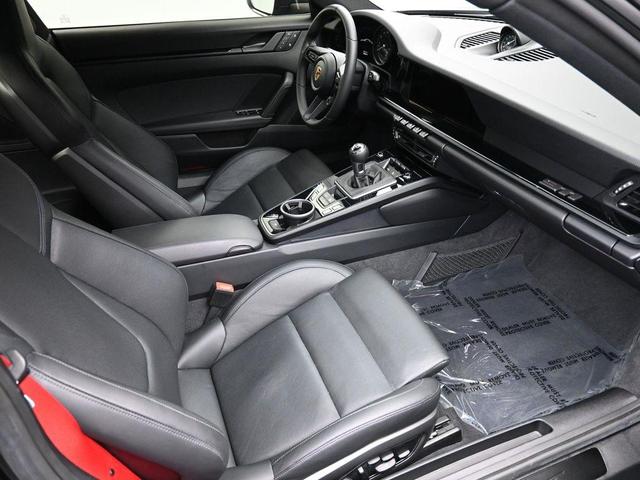 Photo of 2023 Jet Black Metallic Porsche 911
