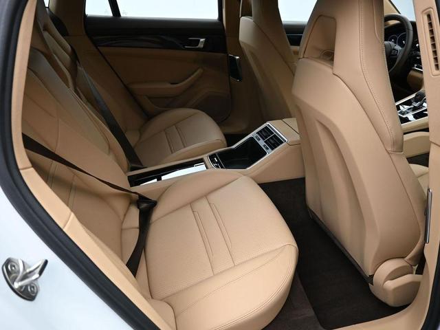 Photo of 2022 White Porsche Panamera