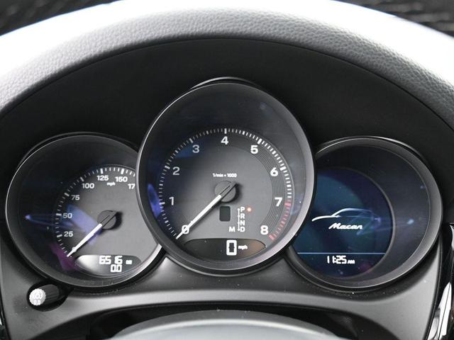 Photo of 2024 White Porsche Macan