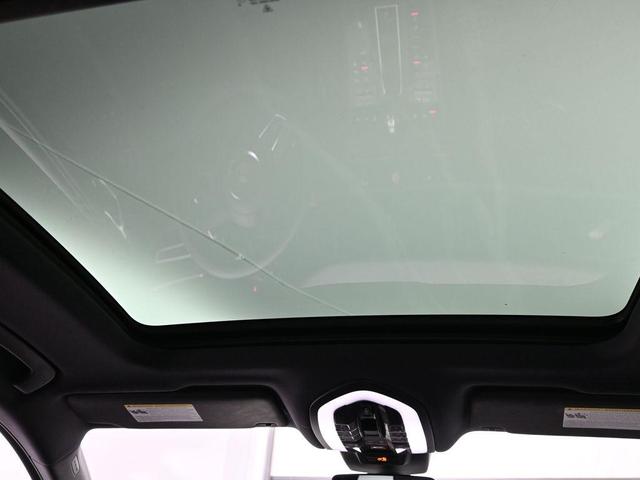 Photo of 2024 White Porsche Macan