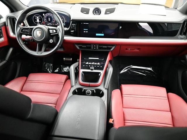 Photo of 2024 Black Porsche Cayenne