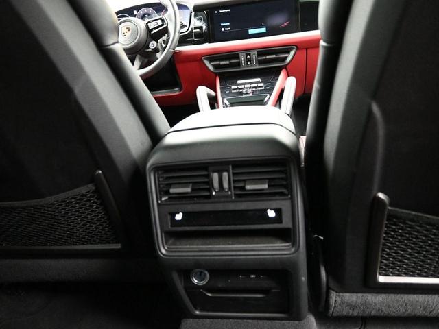 Photo of 2024 Black Porsche Cayenne