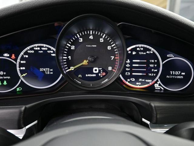 Photo of 2022 Dolomite Silver Metallic Porsche Panamera