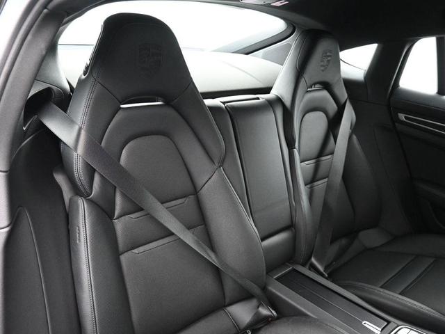 Photo of 2022 Dolomite Silver Metallic Porsche Panamera