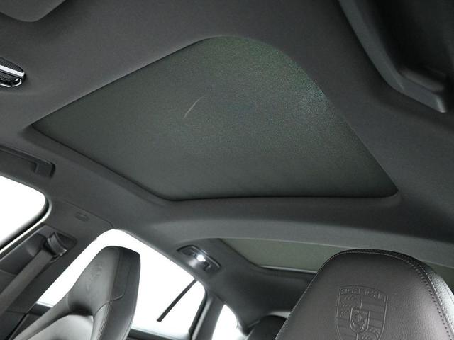 Photo of 2022 Dolomite Silver Metallic Porsche Panamera