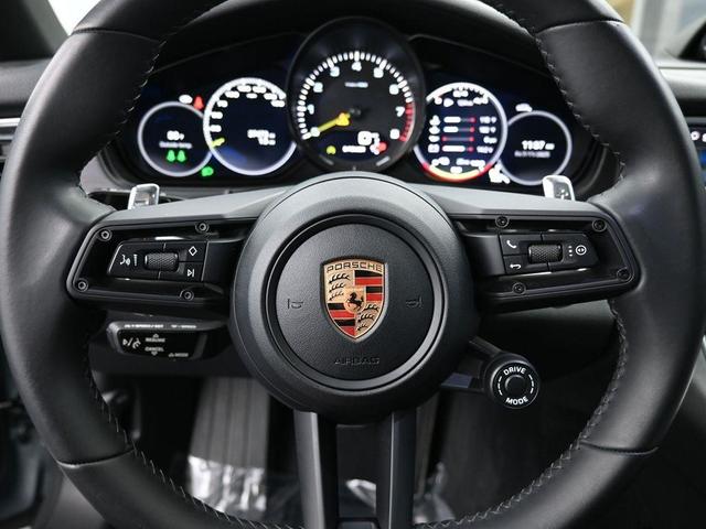 Photo of 2022 Dolomite Silver Metallic Porsche Panamera
