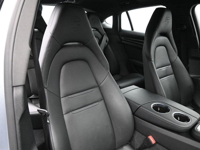 Photo of 2022 Dolomite Silver Metallic Porsche Panamera