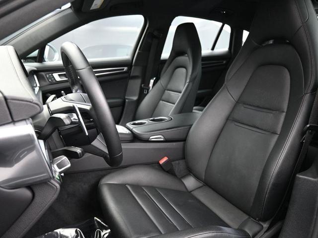 Photo of 2022 Dolomite Silver Metallic Porsche Panamera