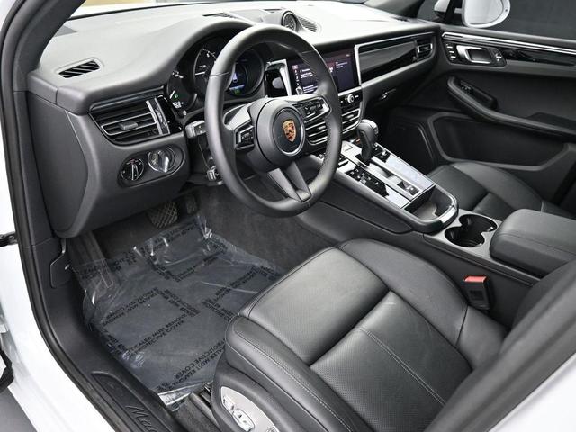 Photo of 2023 Carrara White Metallic Porsche Macan