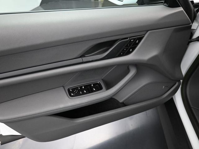 Photo of 2023 Carrara White Porsche Taycan