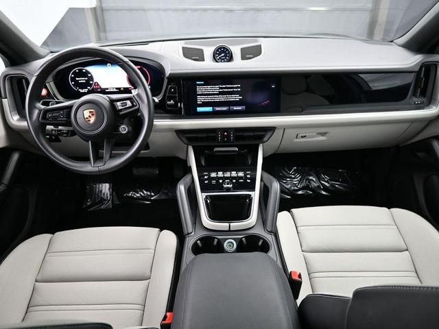 Photo of 2024 Blue Metallic Porsche Cayenne