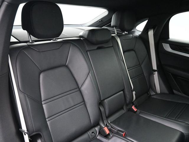 Photo of 2024 Blue Metallic Porsche Cayenne