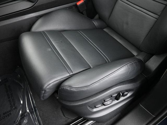 Photo of 2024 Blue Metallic Porsche Cayenne