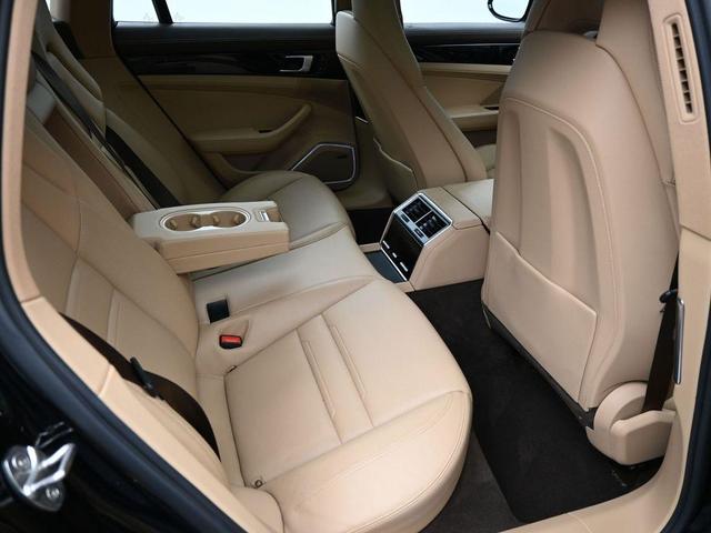 Photo of 2021 Black Porsche Panamera