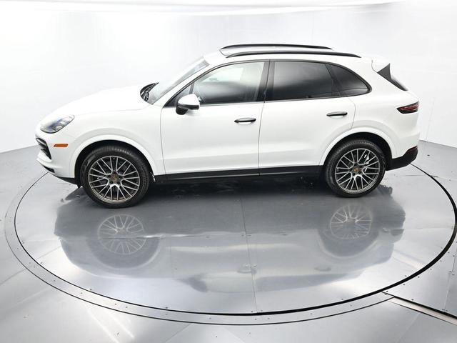 Photo of 2023 White Porsche Cayenne