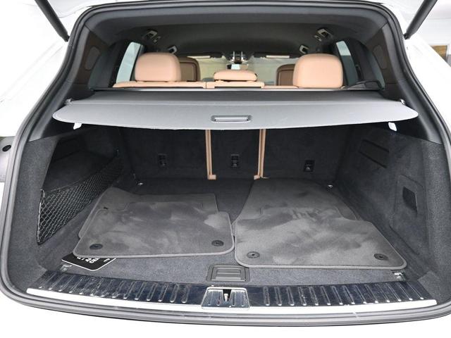 Photo of 2020 White Porsche Cayenne