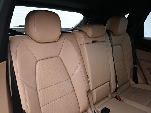 Photo of 2020 White Porsche Cayenne