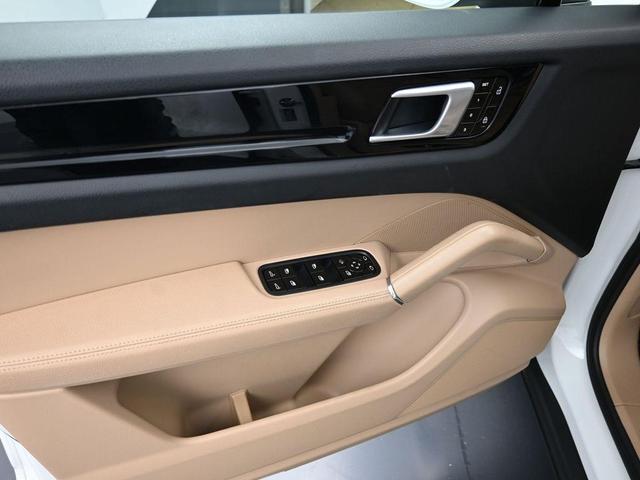 Photo of 2020 White Porsche Cayenne
