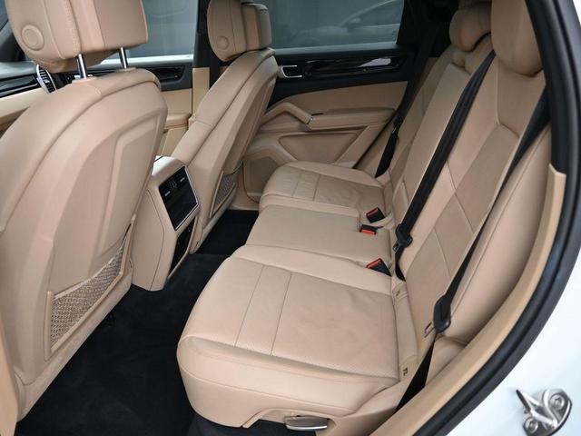 Photo of 2020 White Porsche Cayenne