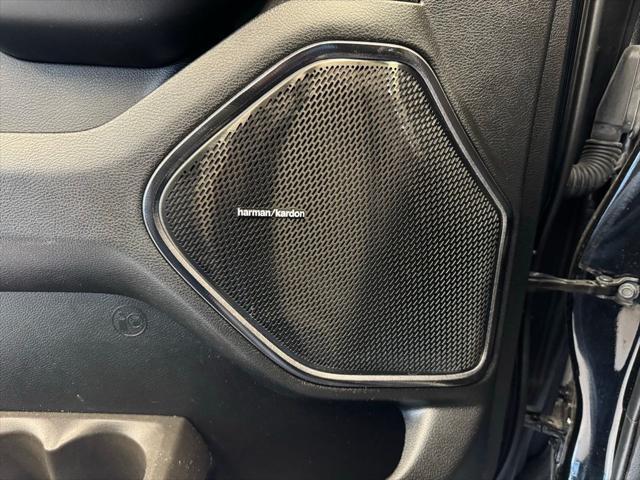 Photo of 2022 Diamond Black Crystal Pearlcoat RAM 1500